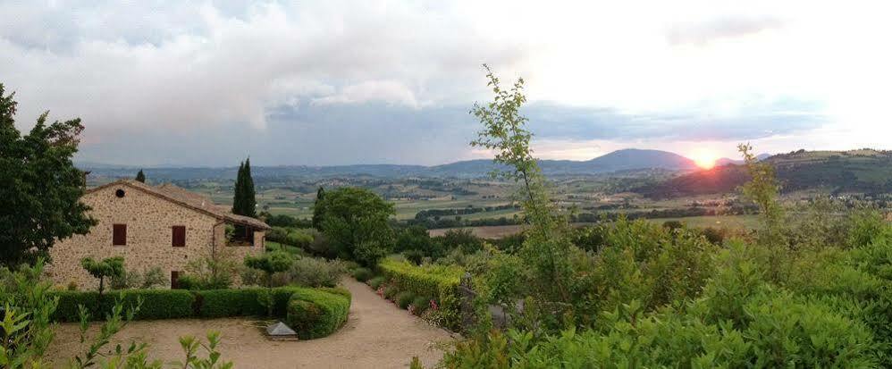 Agriturismo Le Colombe Assisi Luaran gambar